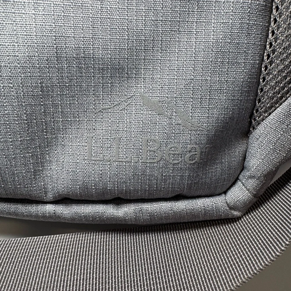 L.L.Bean Comfort Carry Messenger Bag in grey